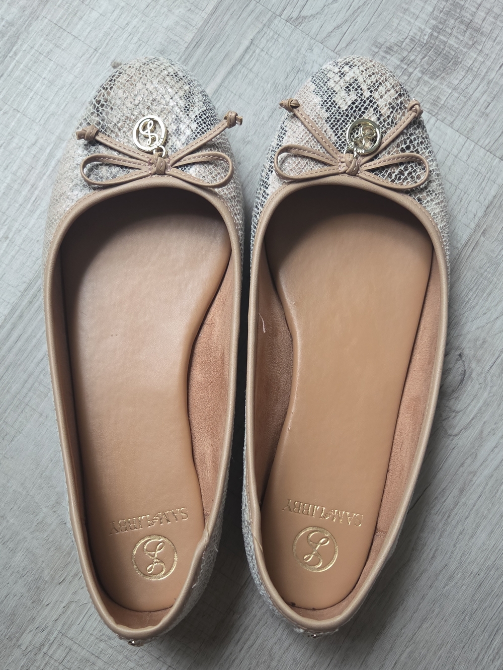 Sam & Libby Callan Ballet Flats Snake Print Cream Beige Bow Charm Size 9.5 US